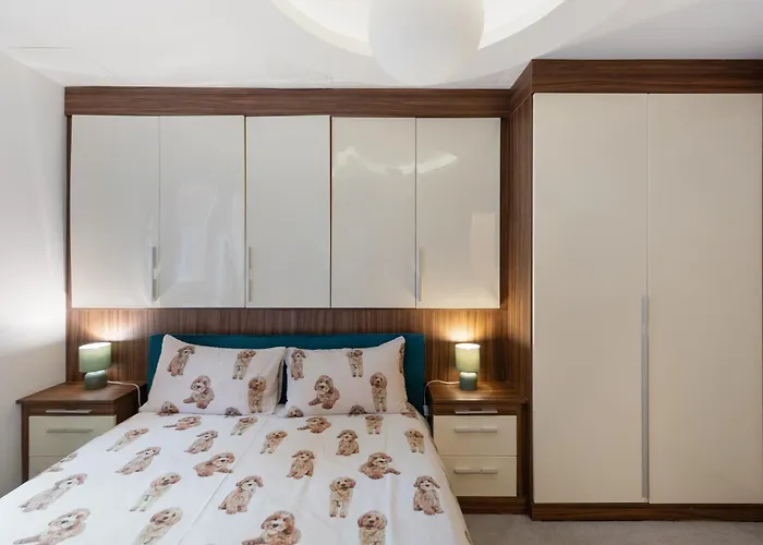5-Star Kings Cross Home With Gym - Central London